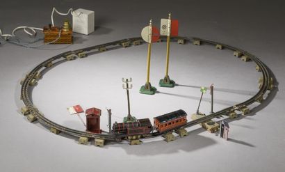 null J de P, Pacific Mignon: Trolley train with black and red engine, one car, tracks,...