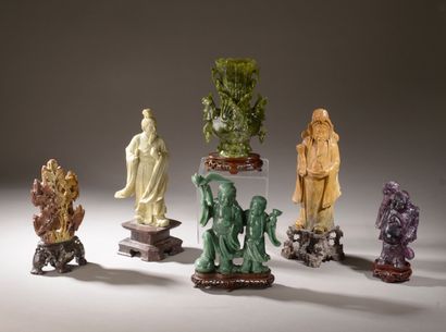 null CHINE - XXe siècle.

Ensemble de six sujets en pierre dure sculptée figurant...