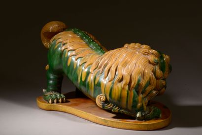 null CHINE - XXe siècle.

Important chien de Fô en céramique émaillée vert et orange...