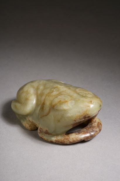 CHINE - XIXe siècle. 

Crapaud posé en néphrite...
