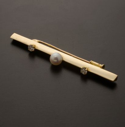 null 18k yellow gold barrette brooch set with a cultured pearl and two round brilliant-cut...