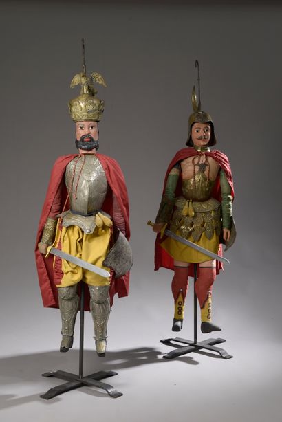 null Pupi de Palerme. 

Deux marionnettes représentant un roi en armure (Charlemagne)...