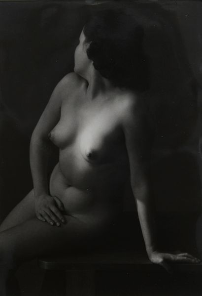 Josef Ehm (1909-1989)

Female nude, 1946.

Silver...
