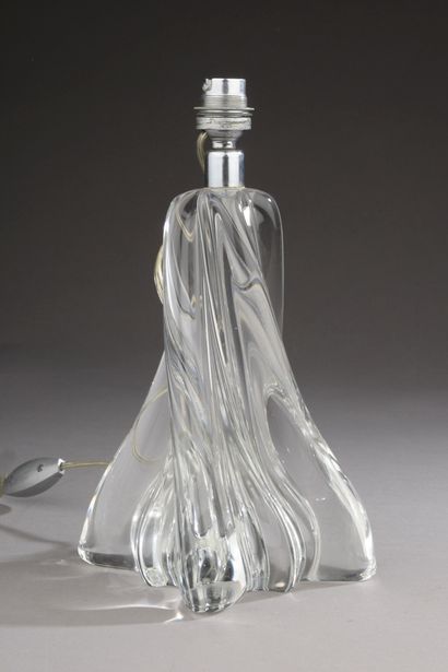 null BACCARAT.

Carafe and its stopper out of crystal cut of rhombuses and crosses,...