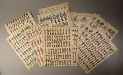 null COSTUMES MILITAIRES : Réunion de 3 séries de 3 planches d'uniformes militaires...