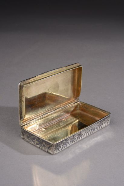 null Snuffbox in silver 925 thousandths, nielloed with geometrical decoration, the...