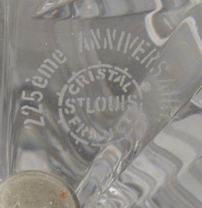 null SAINT-LOUIS.

Cut crystal Medici vase, marked under the bottom and stamped with...