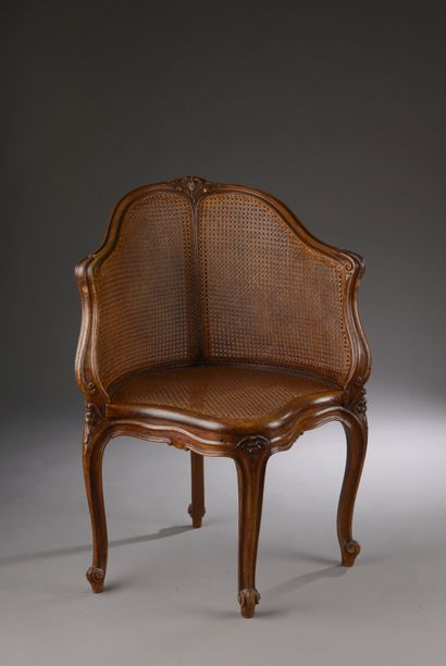 null Desk chair in molded and carved beech, with cane bottom (accident) the basket...