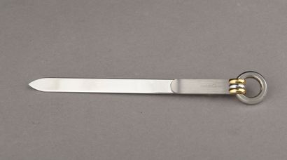 null CARTIER. 

Paper-knife in steel, signed Must de Cartier.

Length : 12 cm