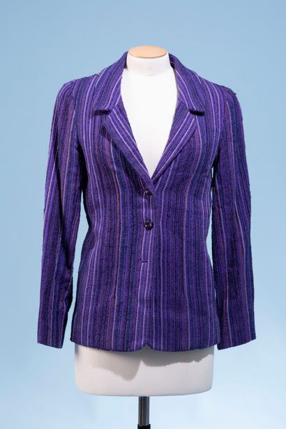 null CHANEL. 

Veste en mélange de laine et coton tissé dans les tons de violet et...