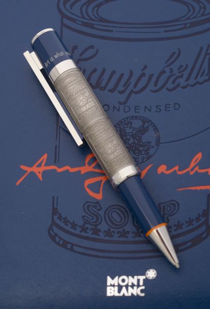 null MONTBLANC "Great Characters Andy Warhol".
Stylo bille, le corps en résine bleu...