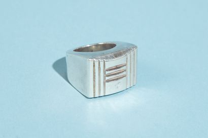 null HERMÈS.
Ring in silver 950 thousandth, engraved with the stylized H. 
TDD :...