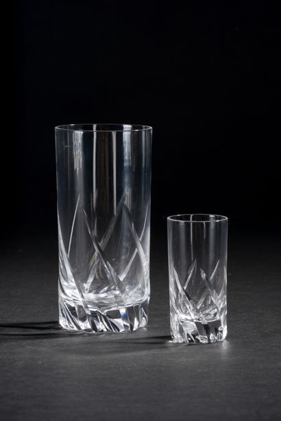 null DAUM France.
Part of crystal service, model "Bleneau", including 19 pieces :...