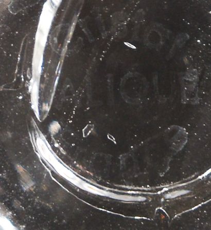 null LALIQUE.
Part of service of crystal glasses model "Alger" including 31 pieces:
-...