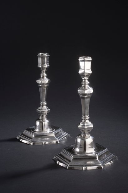 null Pair of silver torches 950 thousandths, the hexagonal base in molded doucine...