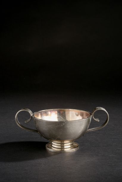 Jean DESPRÉS (Souvigny, 1889-Avallon, 1980).
Cup...