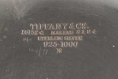 null TIFFANY Co (1837).
Coupe creuse arrondie en argent 925 millièmes, l'aile à sept...