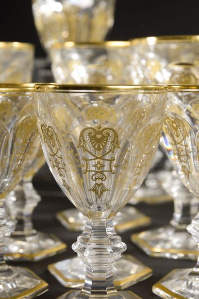 null BACCARAT.
Part of service out of cut crystal and gilded (chips, a restored foot),...