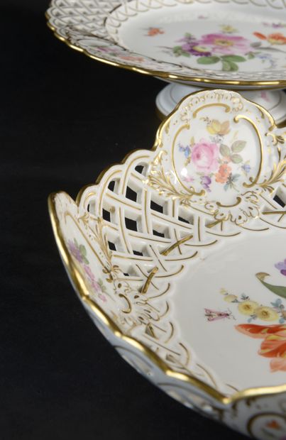 null MEISSEN.
Part of a porcelain dessert service, the wing openwork of crosses,...