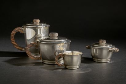 Tea and coffee set with flat bottom in plain...