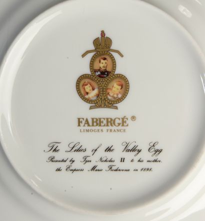 null LIMOGES.
Partie de service modèle "Fabergé".
XXe siècle.
Il comprend 34 pièces...