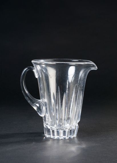 null SÈVRES.
Part of service in cut crystal, model "Marigny", including 45 pieces...