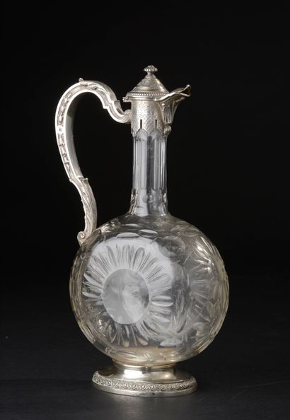 null AUCOC.
Ewer out of crystal engraved of pastilles and stylized suns, the round...