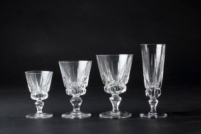 null SAINT-LOUIS.
Part of service of crystal glasses model "Guernsey", cut of lancets.
It...