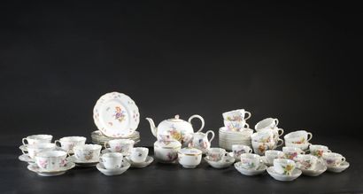 MEISSEN.
Tea service in porcelain with polychrome...