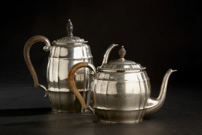 null M.T. WETZLAR (XIX-XXe siècle).
Service à thé et café quatre pièces en argent...