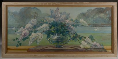 null André VERDILHAN (1881 - 1963).
Bouquet de lilas devant une fenêtre donnant sur...