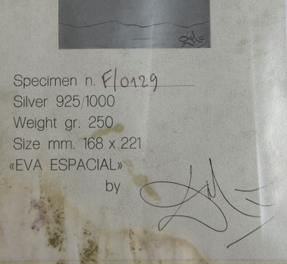 null Salvador DALI (1904 - 1989). 
"Eva Espacial".
Bas-relief en argent doré 950...