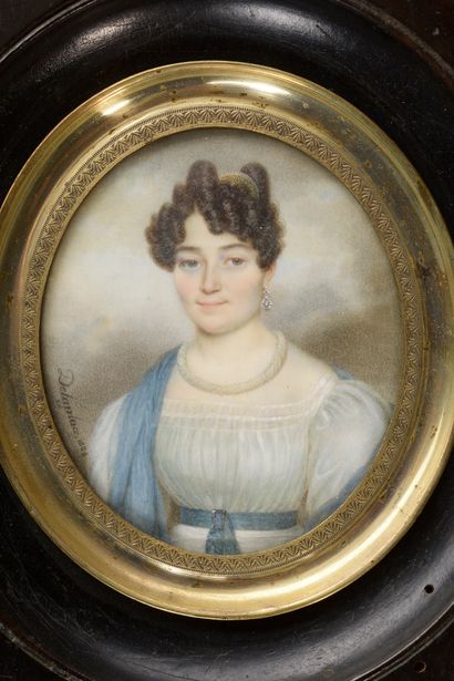 null Jacques DELAPLACE (1767-1831).
Femme au collier de perles, 1826.
Miniature ovale...