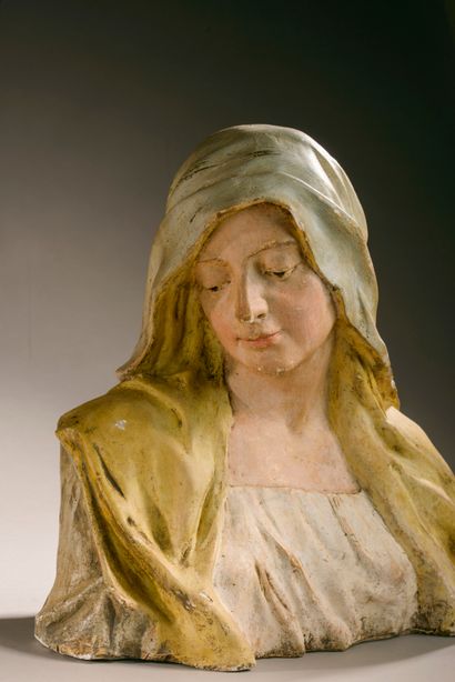 Buste en plâtre polychrome figurant la Vierge...