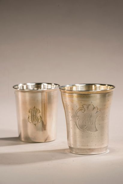 null Deux timbales en argent 950 millièmes (poinçon Minerve) monogrammées (petits...