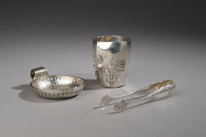 Silver set, including : 
- a timbale engraved...