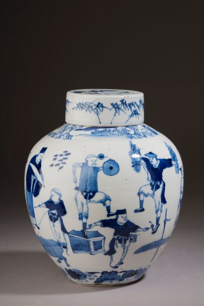 null CHINE - début XXe siècle.
Pot couvert en porcelaine à décor de personnages,...