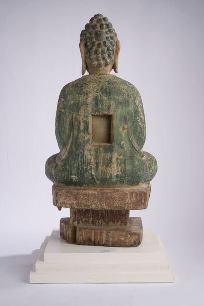 null CHINE - Fin Dynastie QING (1644-1911).
Statuette de bouddha en bois à traces...