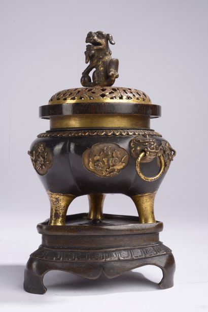 CHINE - Époque KANGXI (1662-1722).
Brûle-parfum...