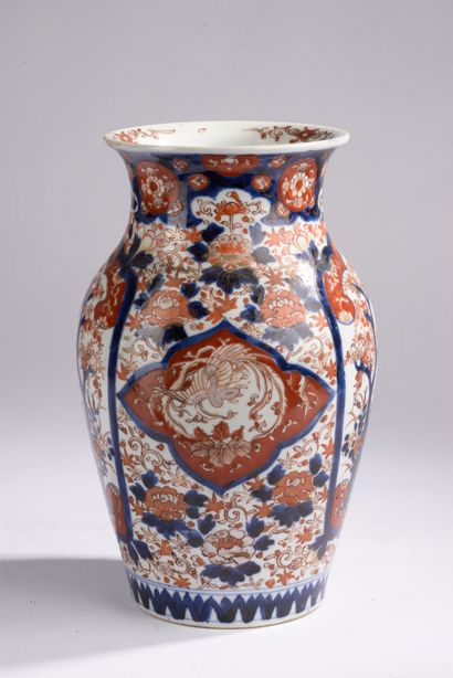 JAPON, Imari - Epoque MEIJI (1868-1912).
Vase...