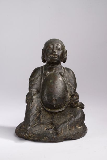 CHINE - Dynastie MING (1368 - 1644)
Statuette...