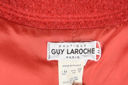 null GUY LAROCHE Boutique - T. : 44
Costume tailleur composé d'une longue veste et...