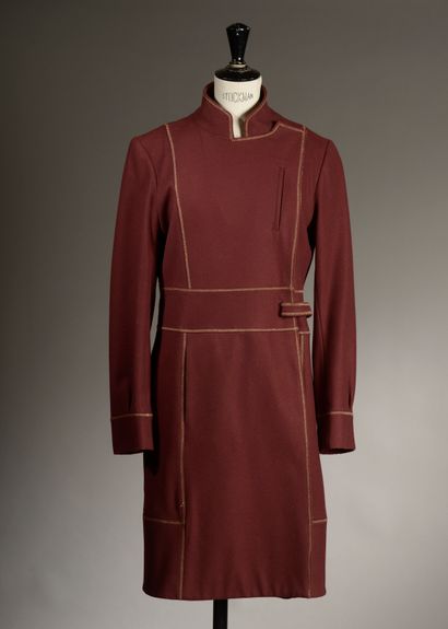 null CHRISTIAN LACROIX Jeans - S. : 38
Mid-length coat in burgundy wool, over-stitched...