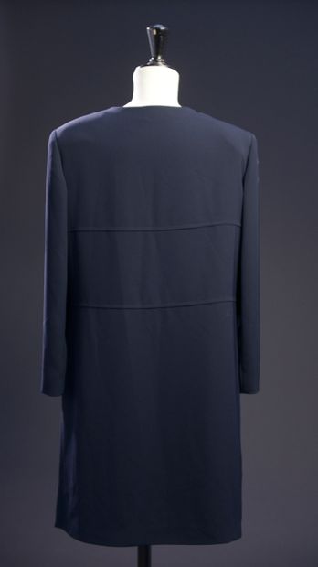 null FRED LANSAC - T. : 40/42
Long and light jacket in navy blue synthetic crepe,...
