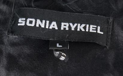 null SONIA RYKIEL - T. : L
Bolero vest in black marabou feathers, silk lining.

Very...
