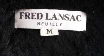 null FRED LANSAC - T. : M
Coat in shiny black synthetic, lined with rabbit, black...
