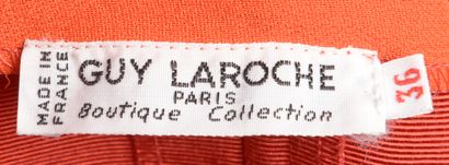 null GUY LAROCHE Boutique - S. : 36
Set forming a dress, made of vermilion red and...
