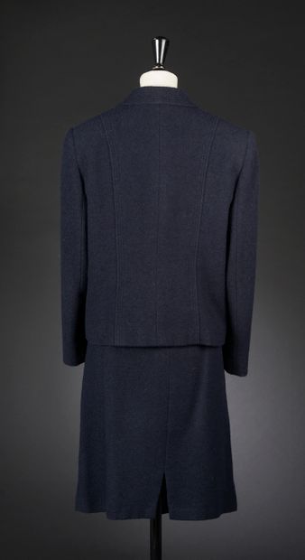 null FRED LANSAC - T. veste : 48 - T. jupe : 50
Costume tailleur composé d'une veste...