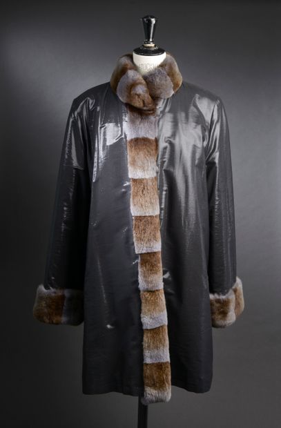 null FRED LANSAC - T. : M
Coat in shiny black synthetic, lined with rabbit, black...