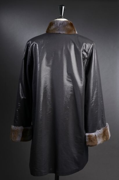 null FRED LANSAC - T. : M
Coat in shiny black synthetic, lined with rabbit, black...